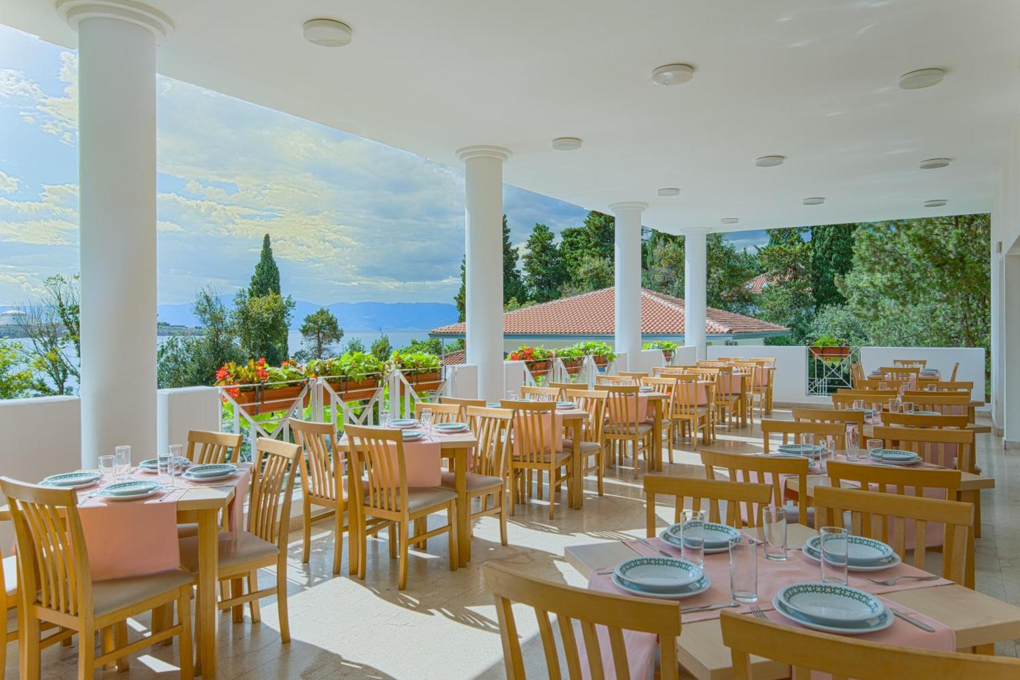 Hotel Delfin Omišalj Exterior foto