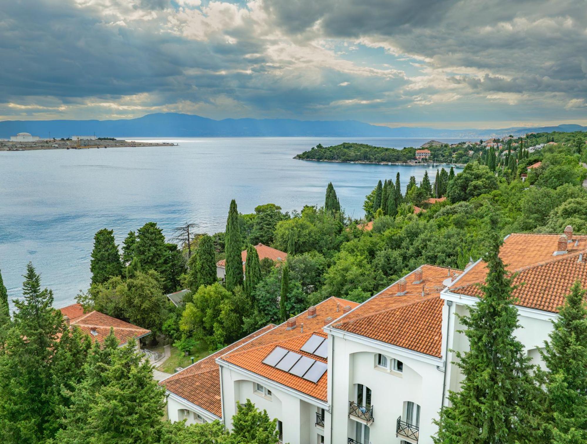Hotel Delfin Omišalj Exterior foto